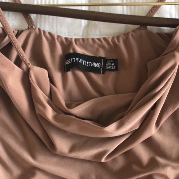 PrettyLittleThing Soft Straight Front & Back Bodysuit - Picture 4 of 6